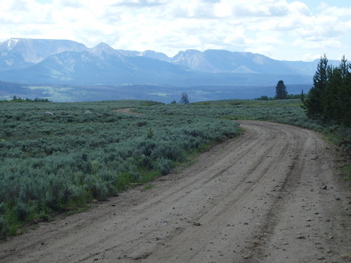 GDMBR: We're about to dip into the Green River Valley.